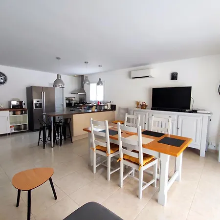 Charmante Maison Avec Clim Et Piscine A 15 Min D'uzes