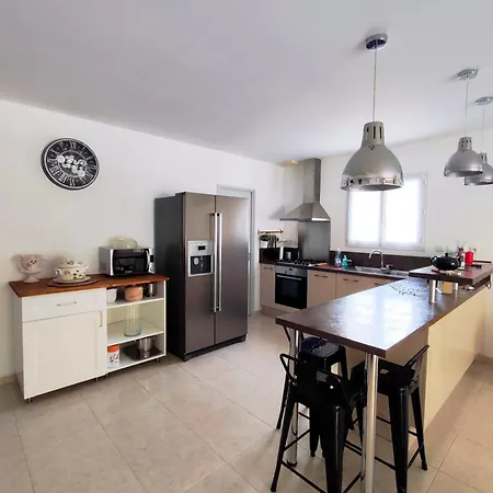 Charmante Maison Avec Clim Et Piscine A 15 Min D'uzes *